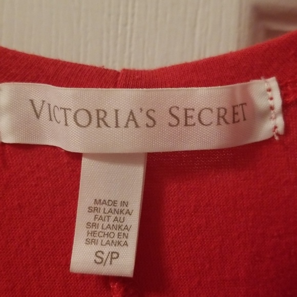 Easy, red top! - Picture 3 of 4